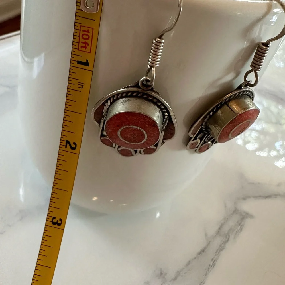 Gorgeous “Hamsa” Design Moroccan Earrings in Coral and Silver Plate - Picture 4 of 5